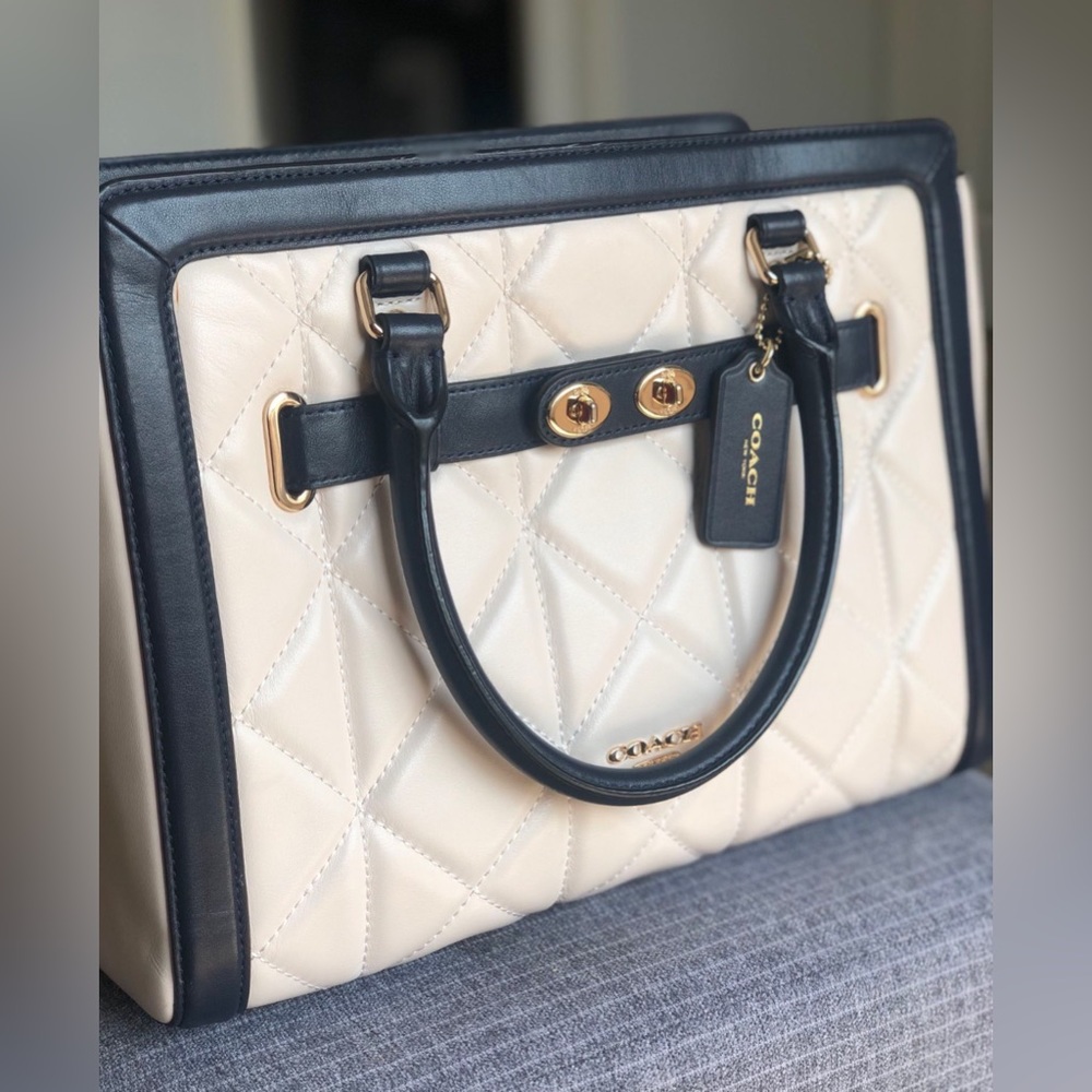 Like New Coach White/Navy Quilted Leather